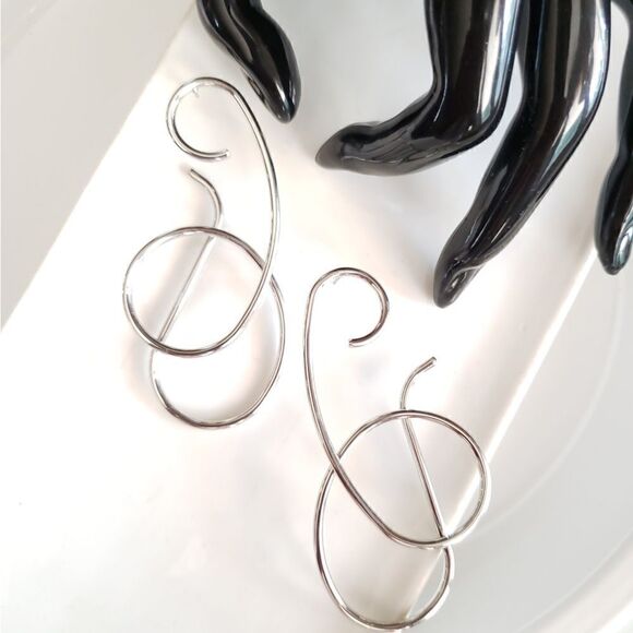 New! Zara Extravagant Geo Earrings - Picture 9 of 16